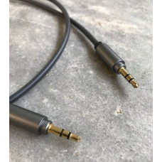 Кабель аудіо AUX 3.5 jack 1 м МЕТАЛЛ