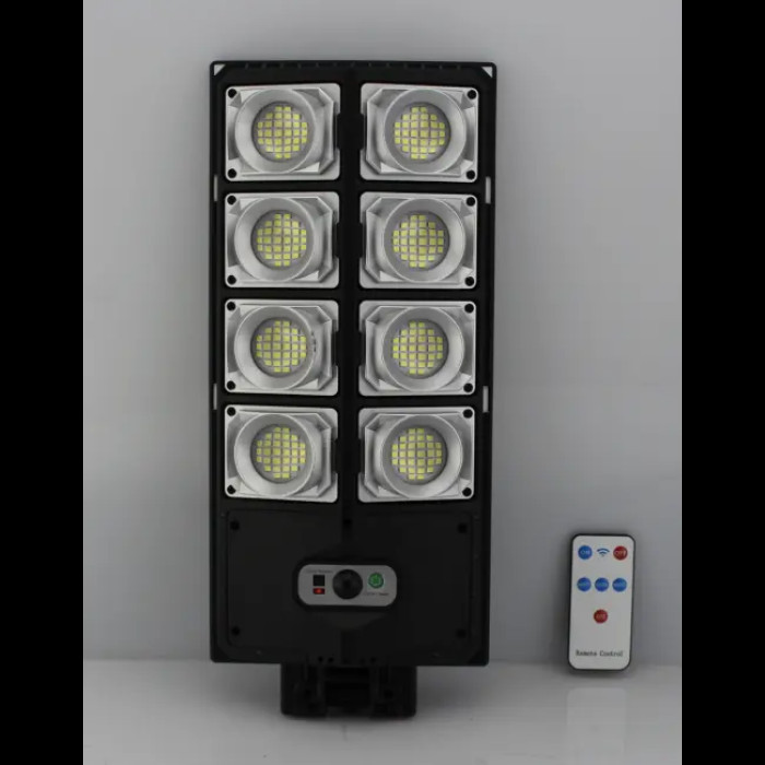 Вуличний ліхтар на стовп із сонячною панеллю W789A-4