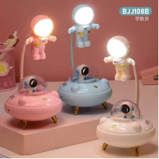 Настільна лампа дитяча, космонавт