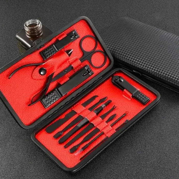 Манікюрно-педикюрний набір 12 предметів